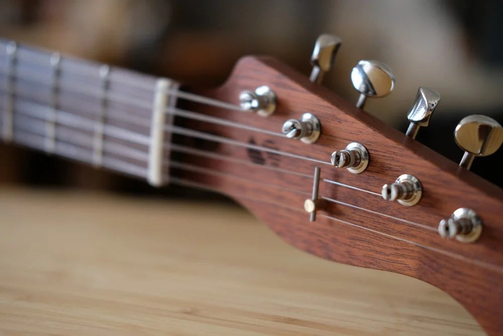 Swannell Guitars - Sunburst / Cherry Sunbear Sunbirds