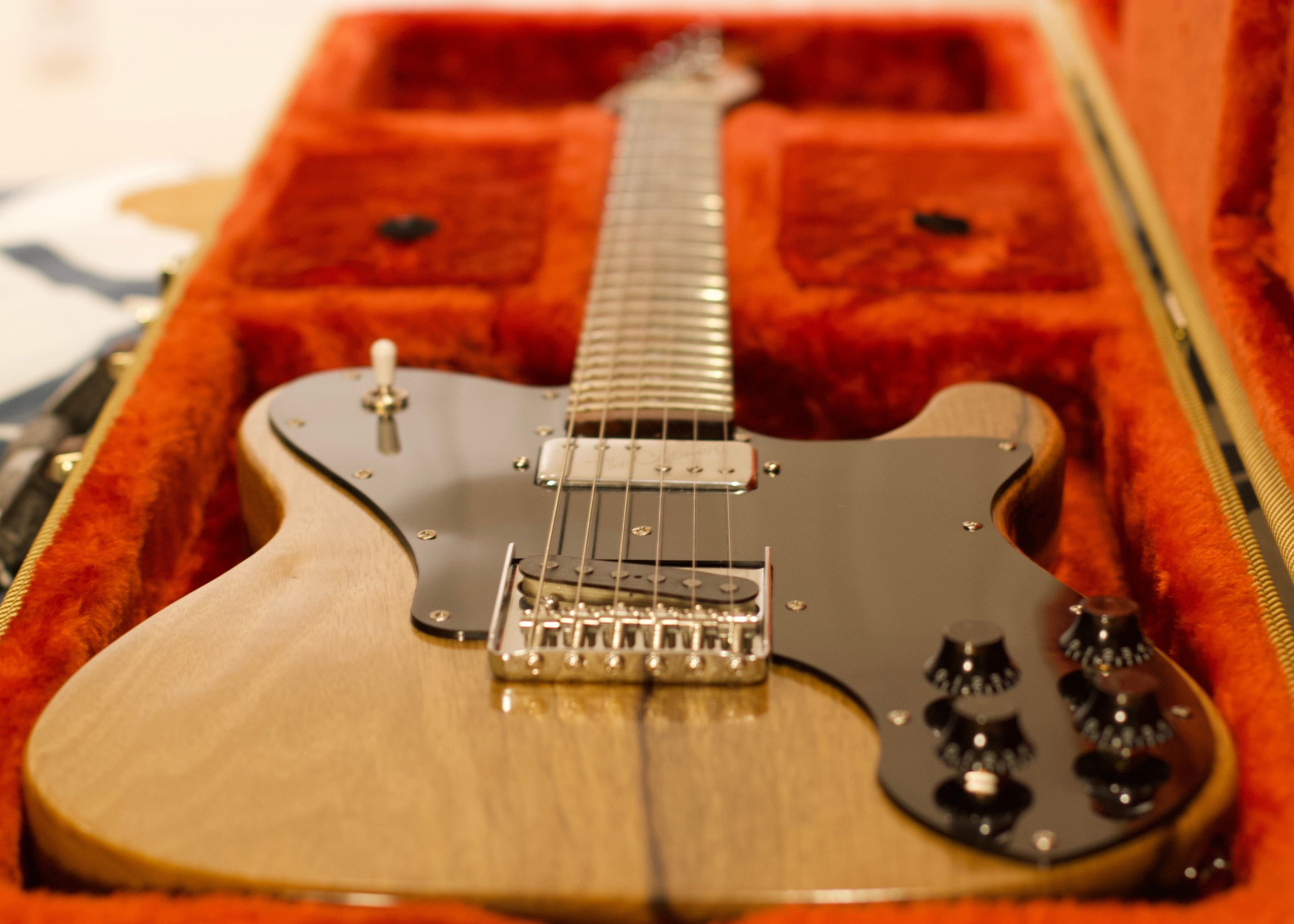 Peter Martin Electric guitar in a tweed case