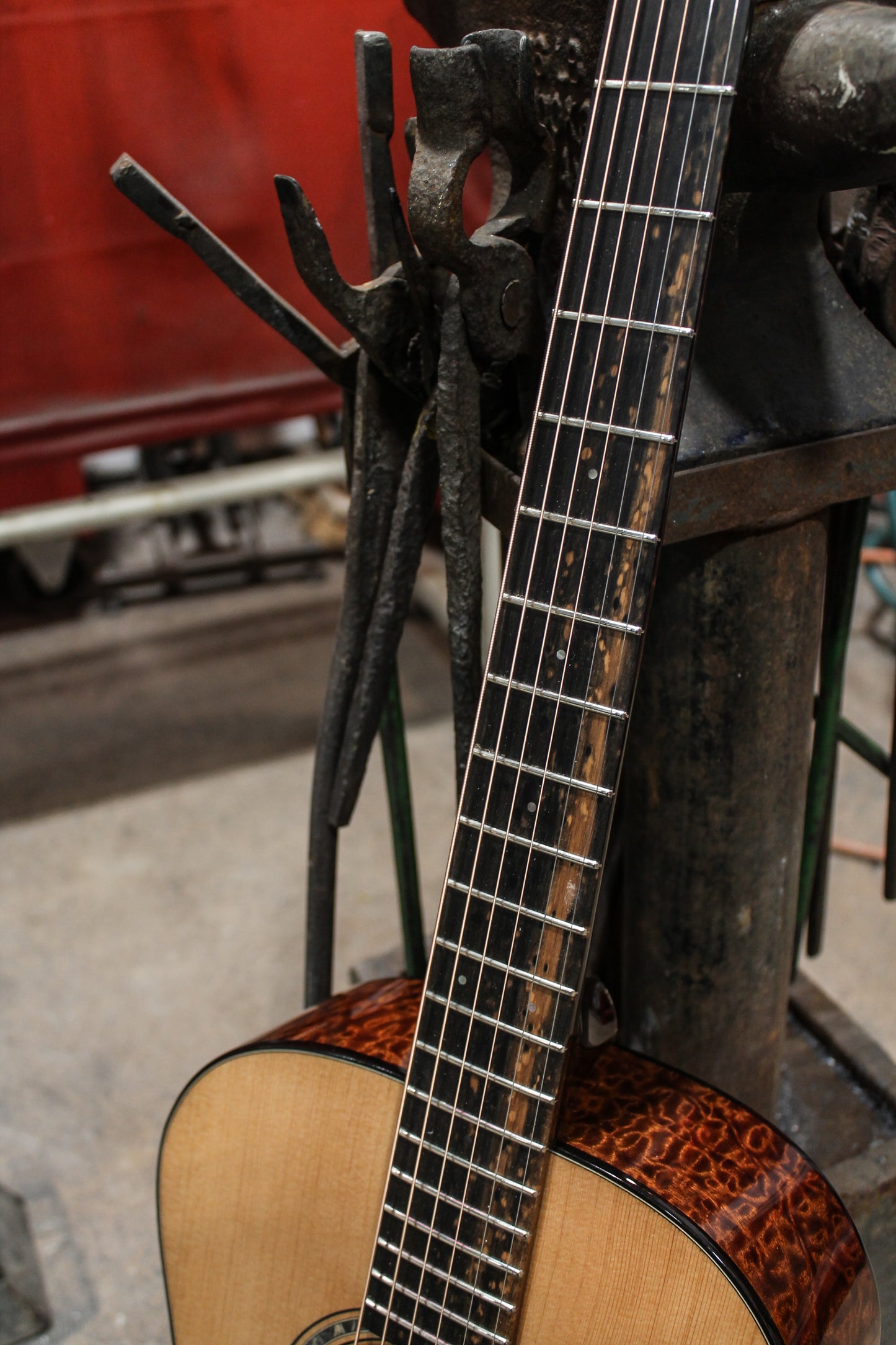 Leddington Guitars - Douglas Fir, Pommelle Sapele, Model-O