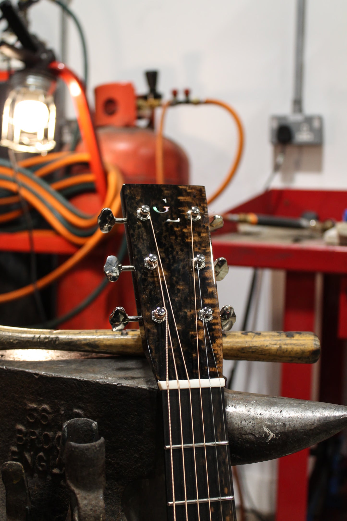 Leddington Guitars - Douglas Fir, Pommelle Sapele, Model-O