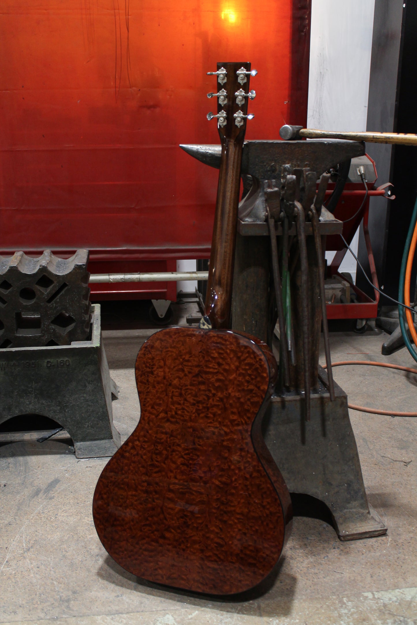 Leddington Guitars - Douglas Fir, Pommelle Sapele, Model-O