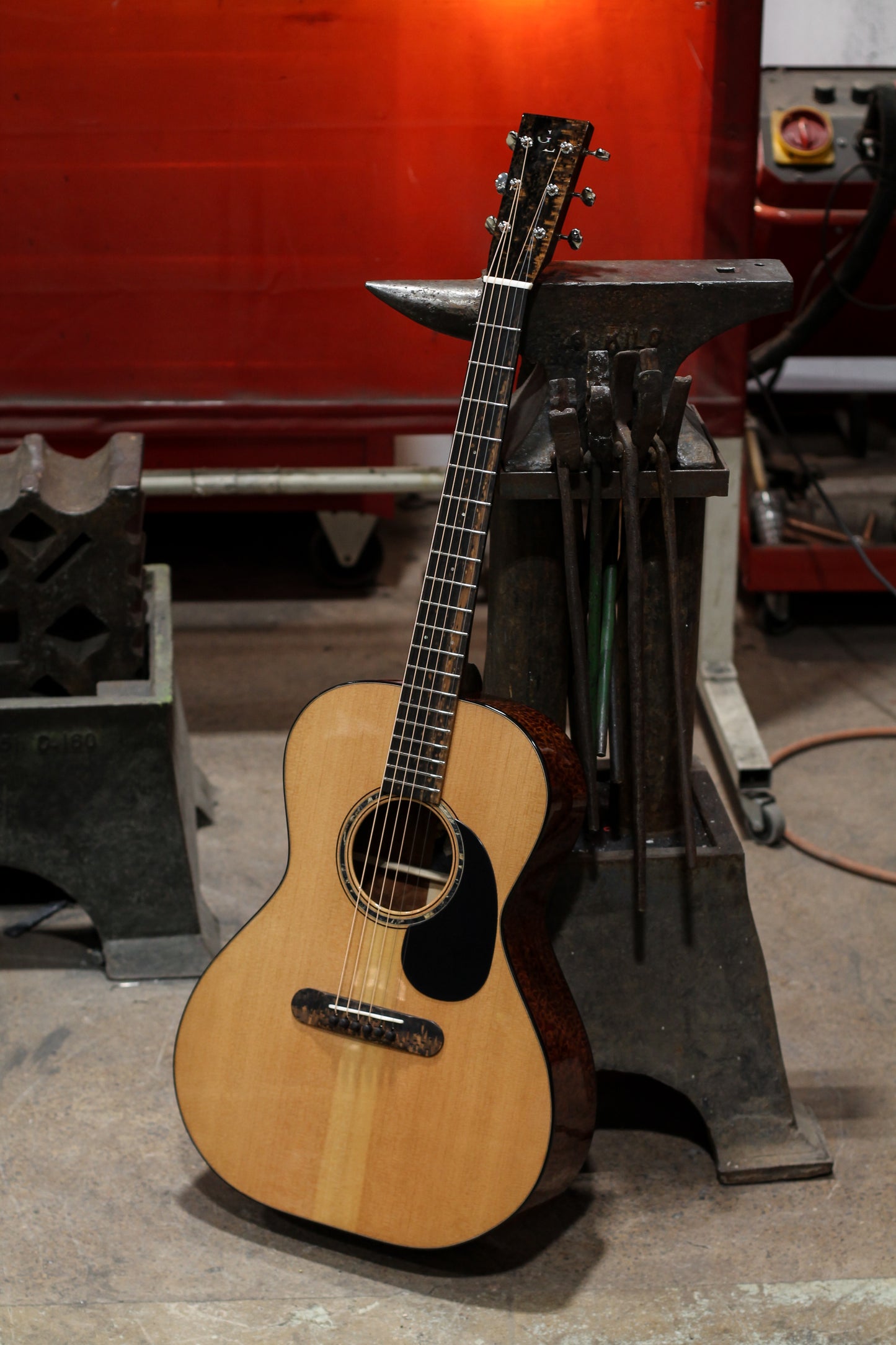Leddington Guitars - Douglas Fir, Pommelle Sapele, Model-O