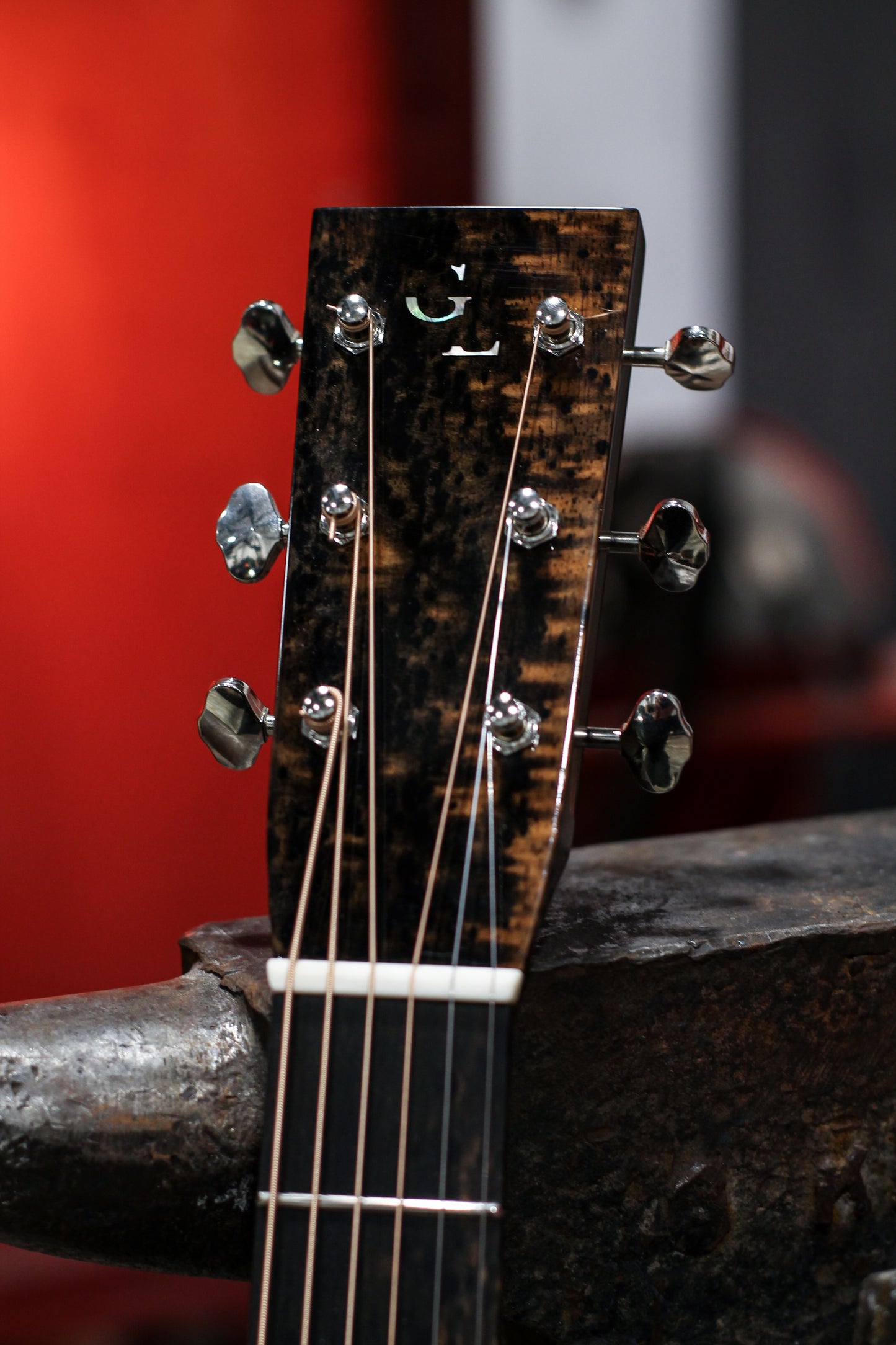 Leddington Guitars - Douglas Fir, Pommelle Sapele, Model-O