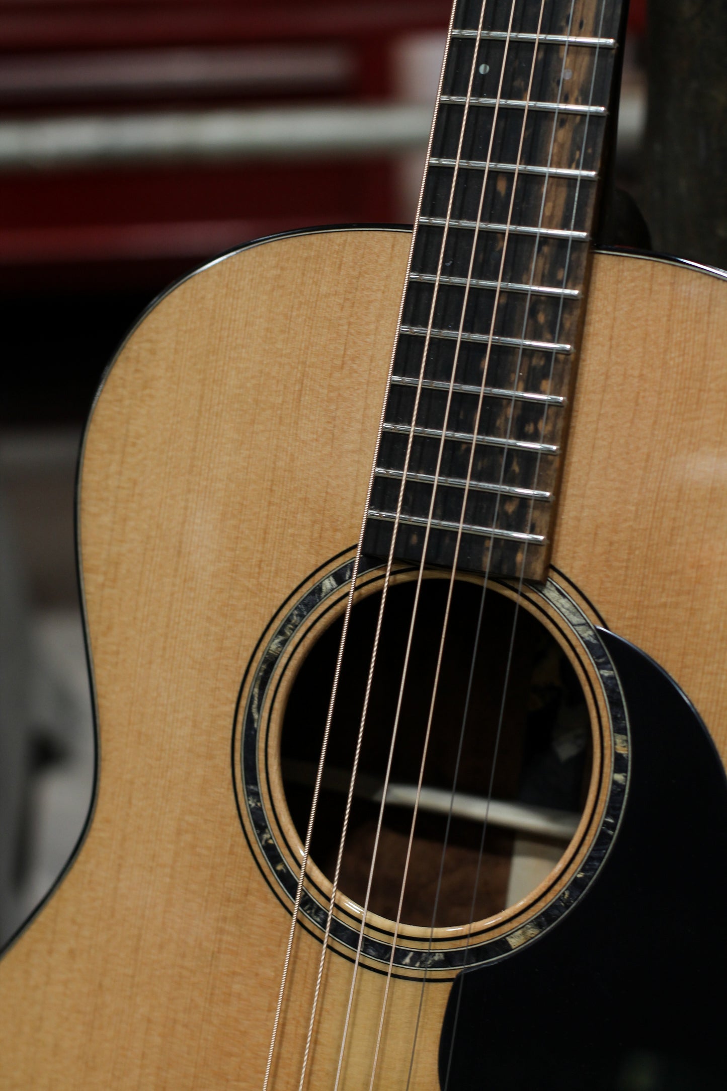 Leddington Guitars - Douglas Fir, Pommelle Sapele, Model-O