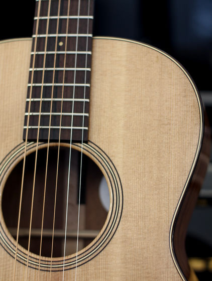 Leddington Piano Guitar
