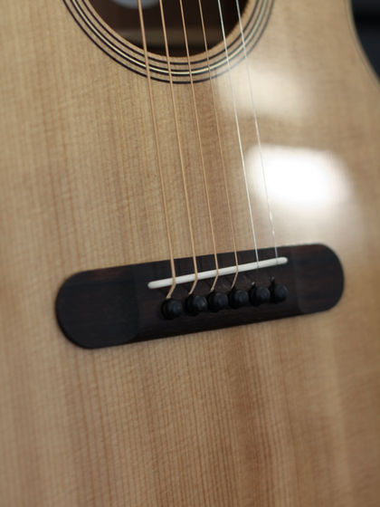 Leddington Piano Guitar
